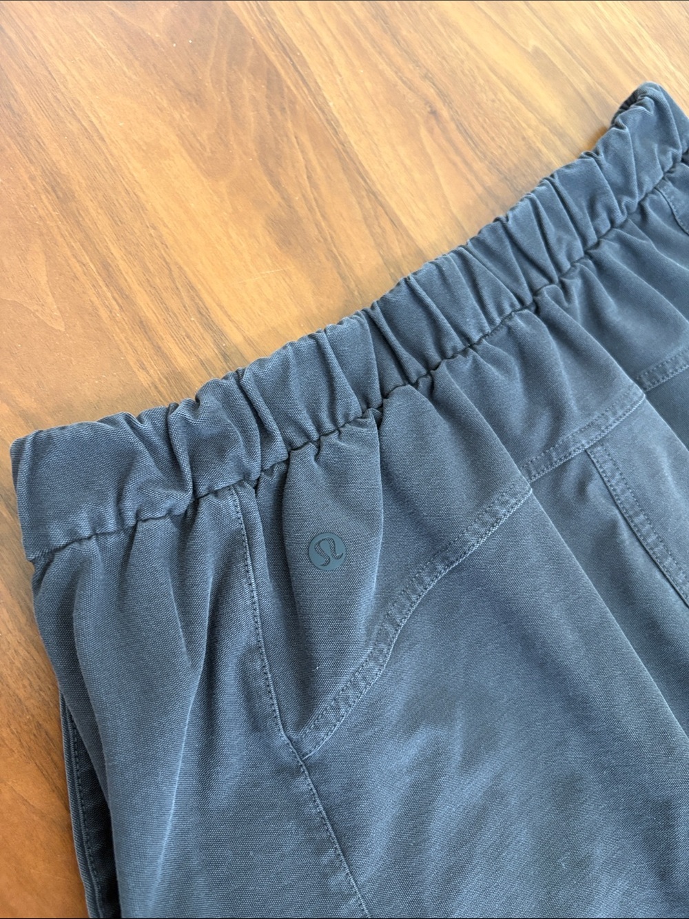 Lululemon Light Utilitech Cargo Pocket High Rise Crop Dark Gray Size 29 - Picture 11 of 11